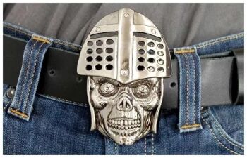 Gürtelschnalle Skull mit Helm