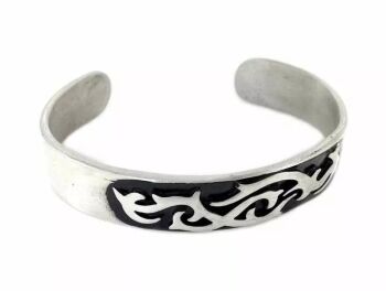 Armspange mit Dornen Design